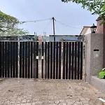 Dr Nims Guesthouse 4 Bedrooms Bungalow