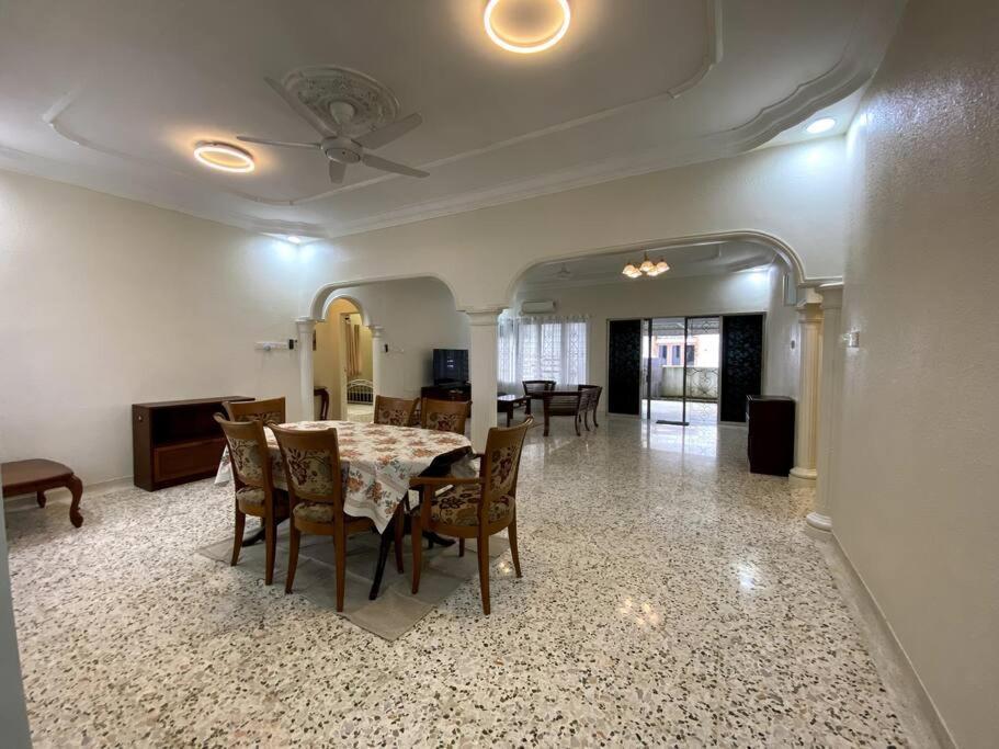 Dr Nims 4 Bedrooms Holiday home Johor Bahru